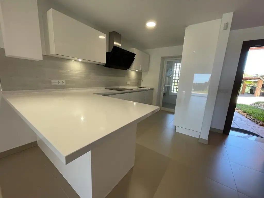 Casa a schiera con piscina in vendita a ATALAYA HILL-CLUB 1, imagen 2