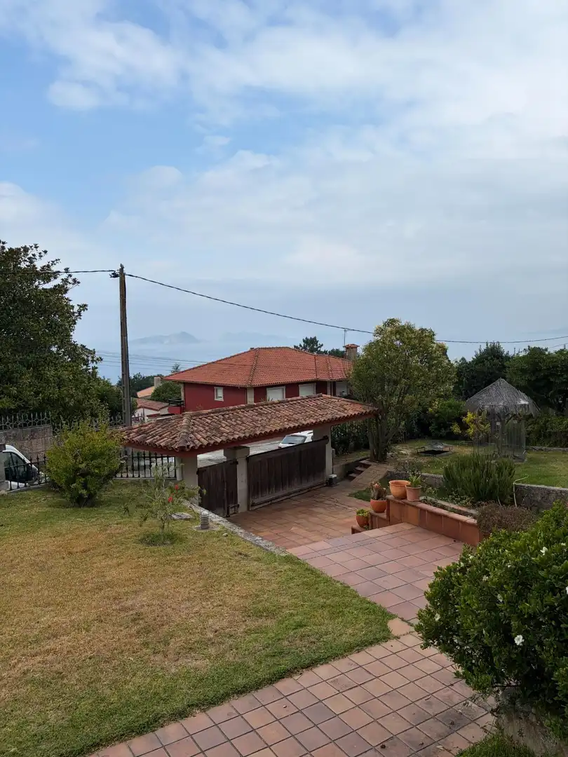 Maison avec terrasse à vendre à Calle CARBALLEZA-PRIEGUE