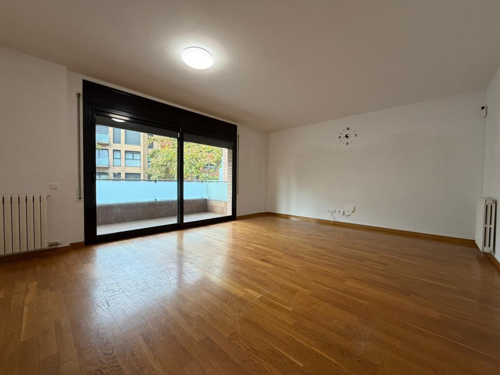 Living room of Flat for sale in Sabadell  with Air Conditioner, Heating and Terrace