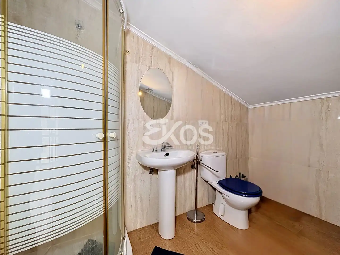 Badezimmer von Maisonette zum Verkauf in Eskoriatza mit Heizung und Balkon