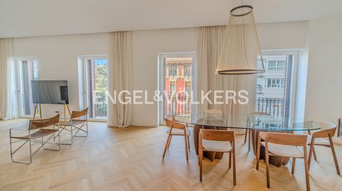 Foto 2 de Piso en venta en Rambla de Méndez Núñez, Casco Antiguo - Sta. Cruz - Ayuntamiento, Alicante / Alacant