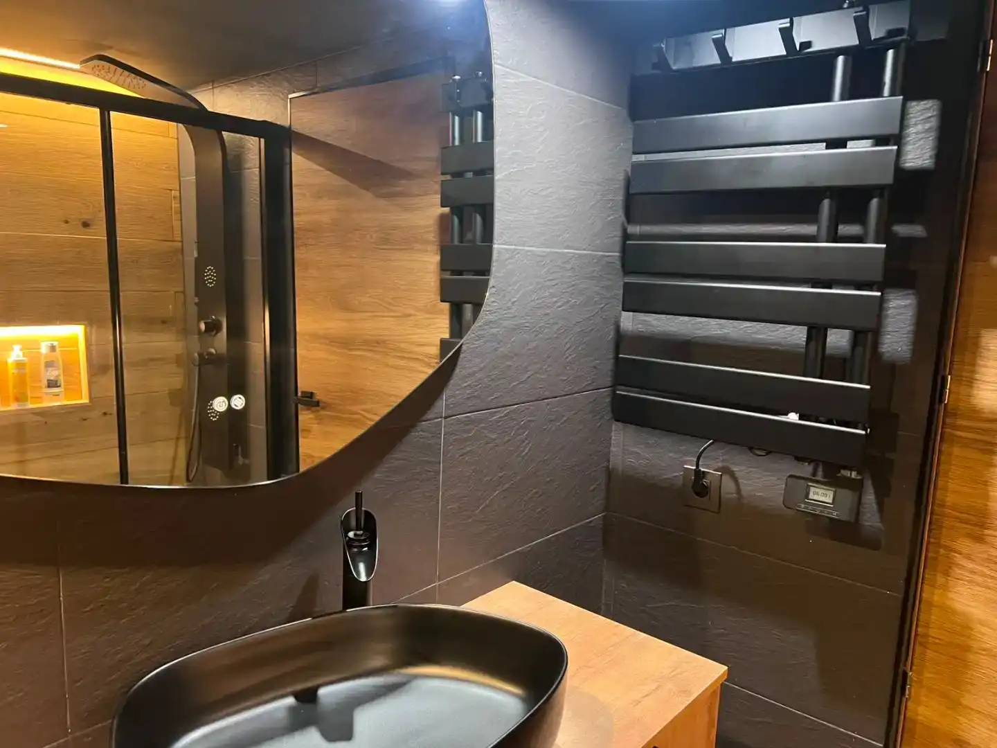 Bany de Pis en venda en Estepona amb Aire condicionat, Parquet i Piscina