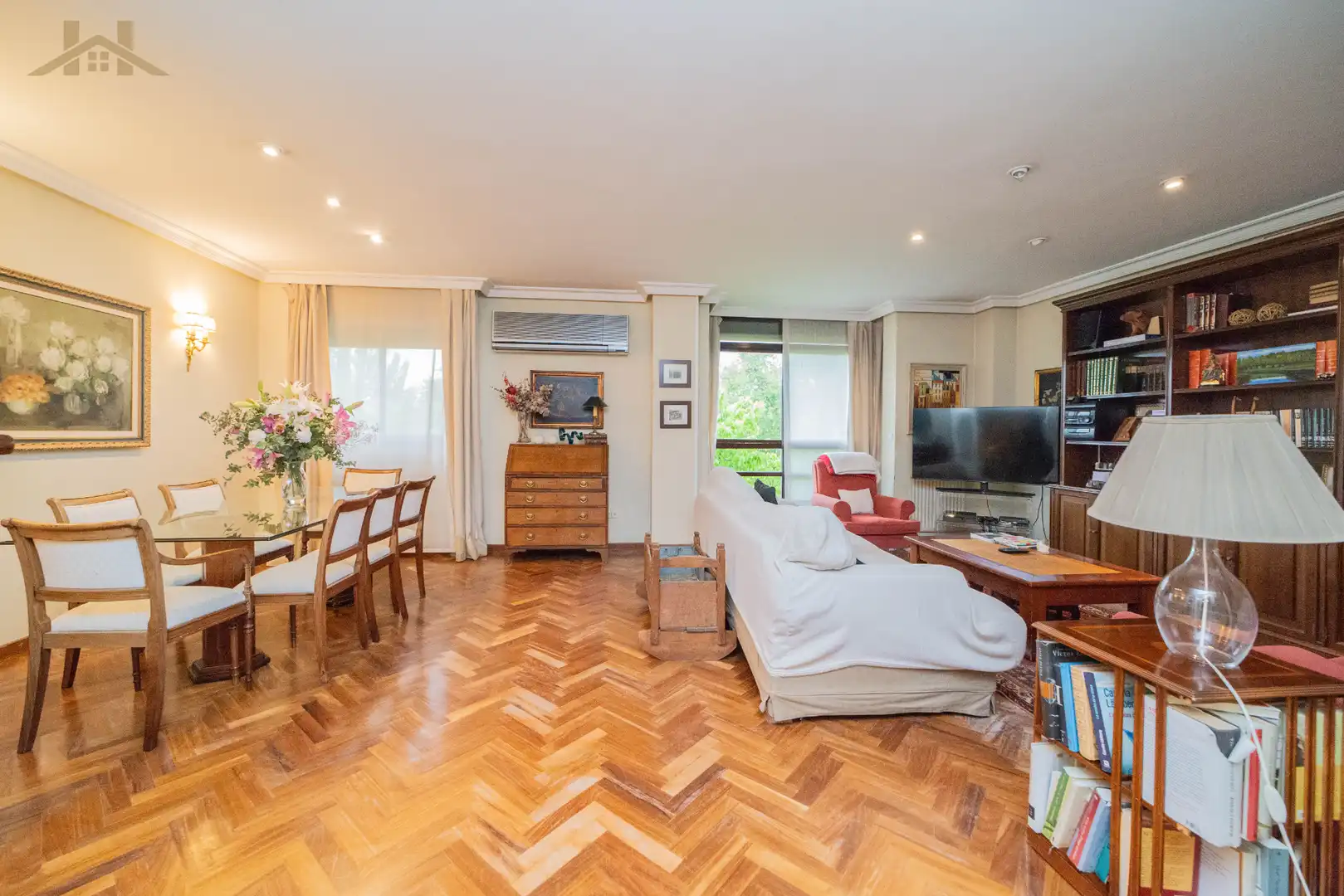 Sala de estar de Dúplex en venta en  Madrid Capital con Aire acondicionado, Calefacción y Parquet