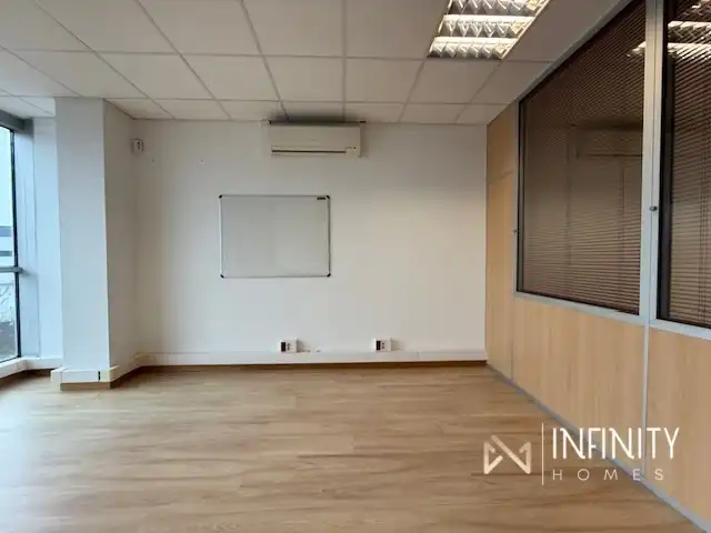 Oficina de alquiler en Txorierriko Hiribidea, Derio