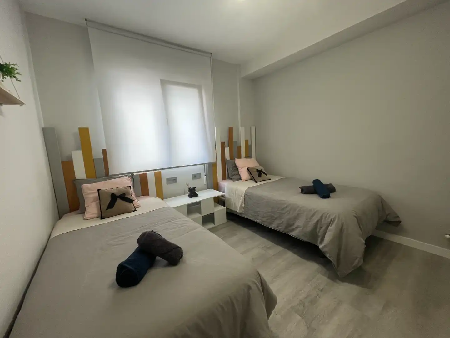 Bedroom of Flat for rent in Gijón   with Heating, Terrace and Furnished