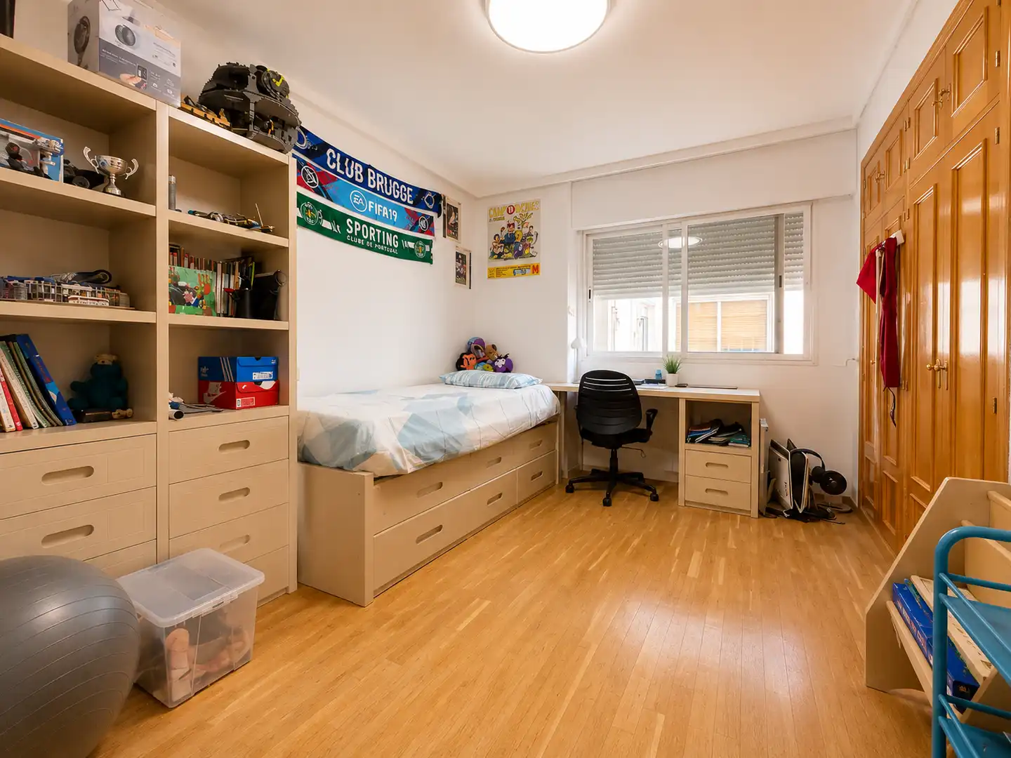 Bedroom of Flat for sale in Pozuelo de Alarcón  with Air Conditioner, Heating and Storage room