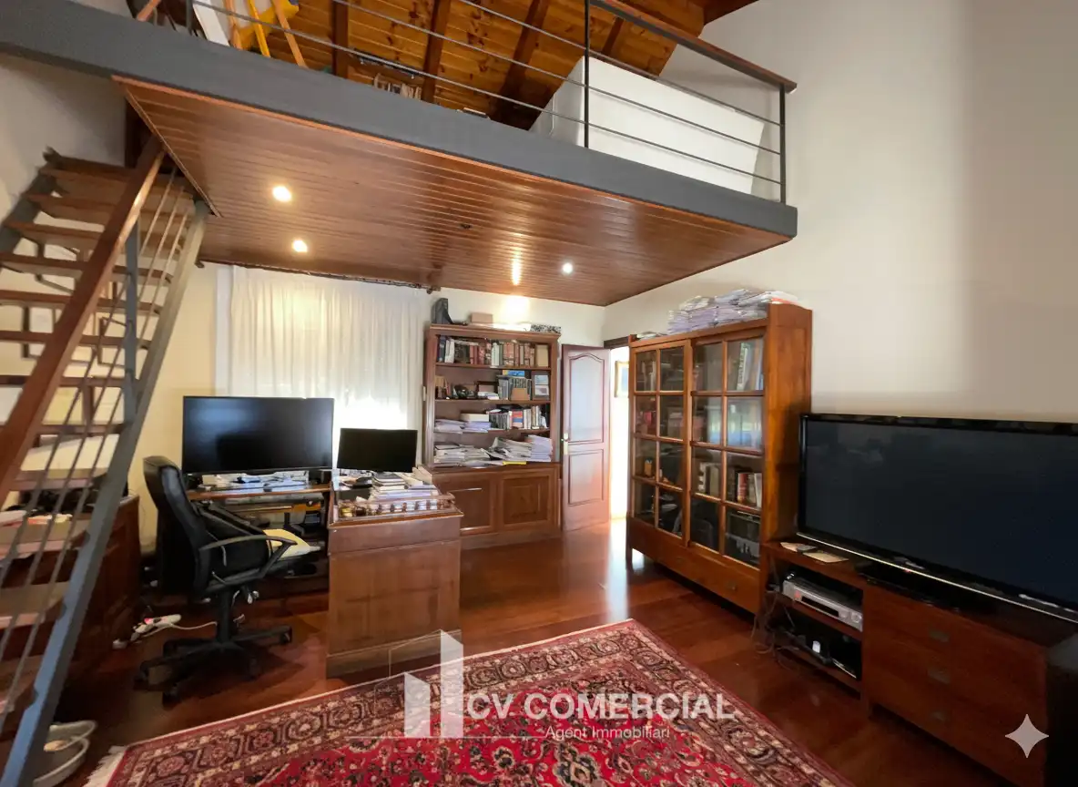 Sala d'estar de Casa o xalet en venda en Sant Cugat del Vallès amb Aire condicionat, Calefacció i Jardí privat