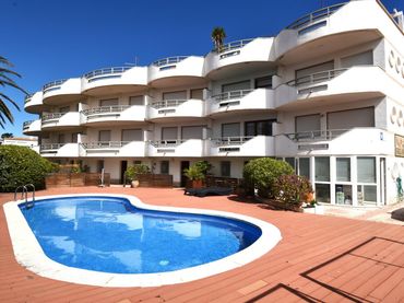 Xalet amb piscina en venda a Sector Salins 1era linea