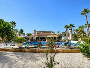 Villa mit Pool zum Verkauf in Partida Arroba de Madriguera