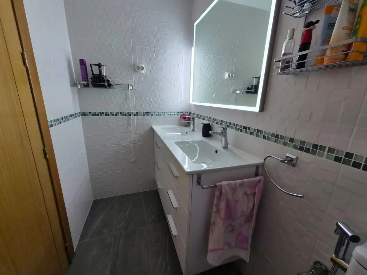 Badezimmer von Wohnung zur Miete in Águilas mit Klimaanlage und Balkon