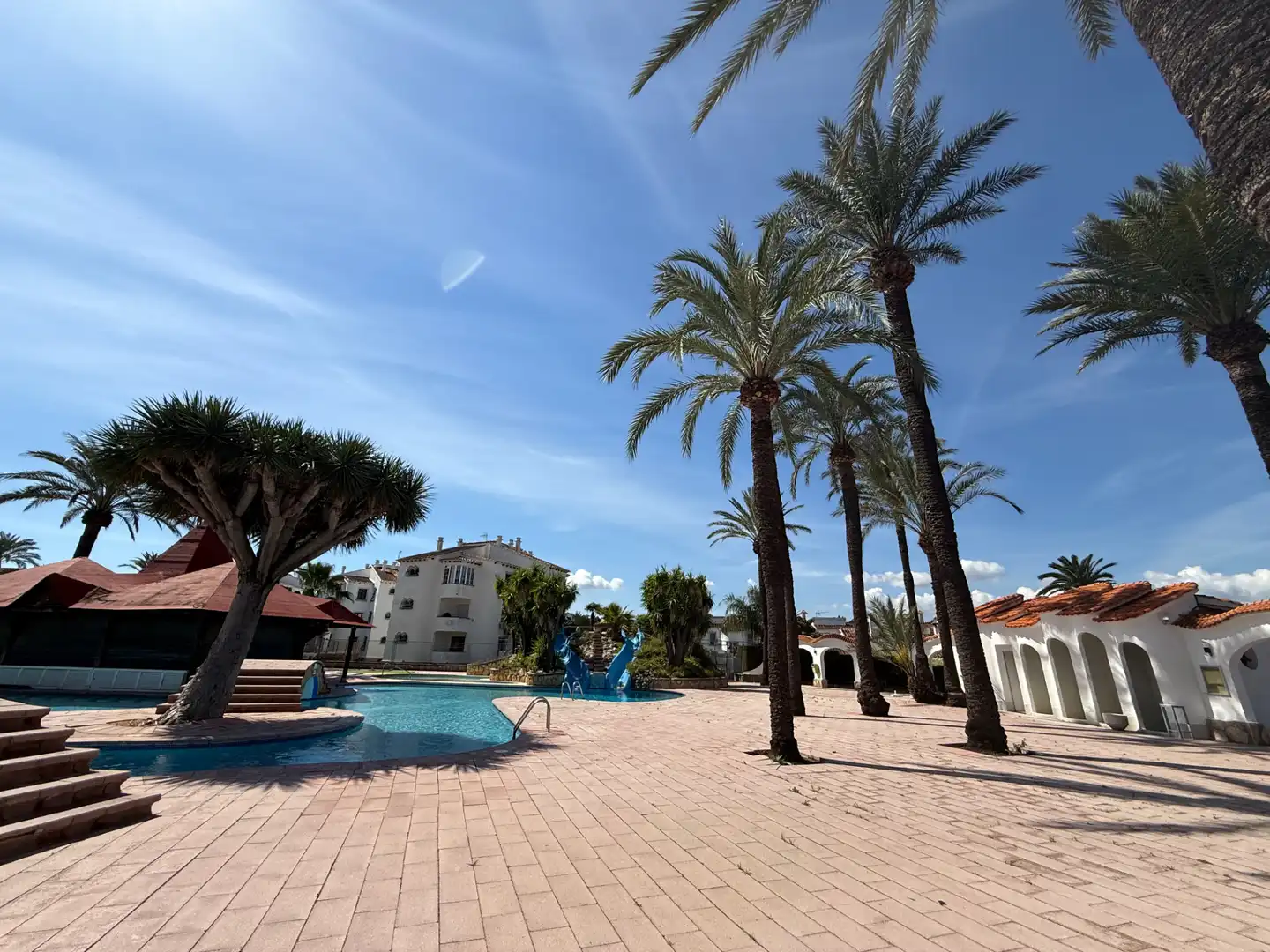 Piscina de Planta baja en venta en Dénia con Amueblado y Piscina comunitaria