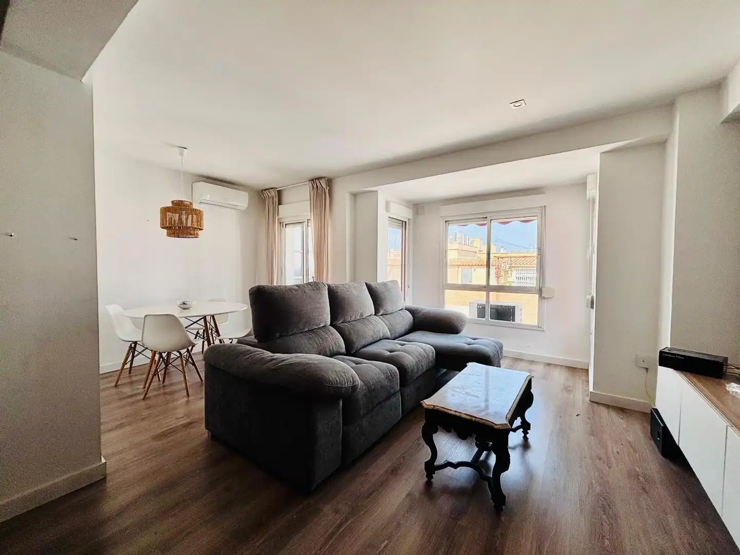 Living room of Flat for rent in Murcia  with Air Conditioner, Heating and Furnished