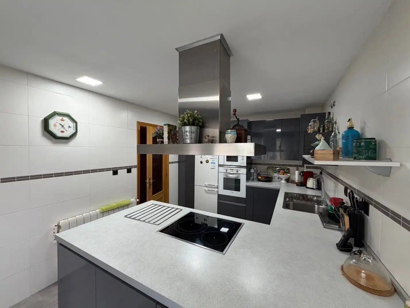 Cocina de Casa adosada en venta en Fuenlabrada con Aire acondicionado, Calefacción y Trastero