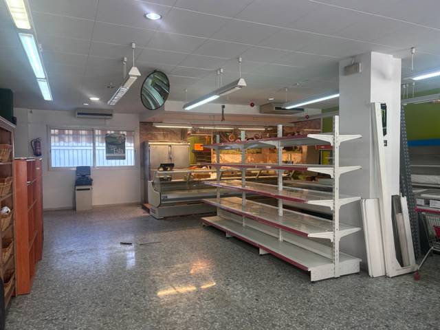 Local comercial en Alquiler en Carrer de la Creu Gran en Barri del Centre