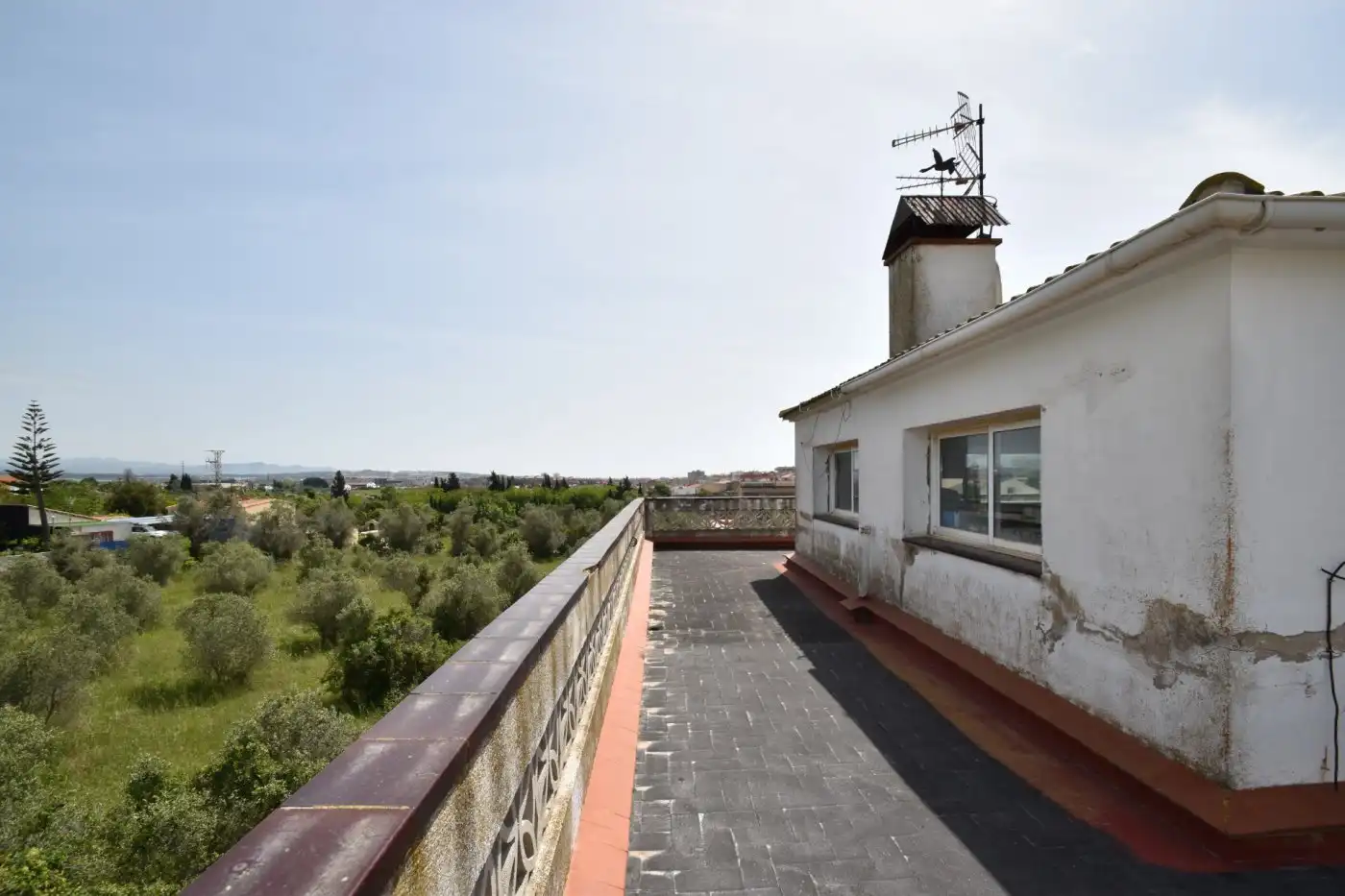 Exterior view of Country homes for sale in Vilanova i la Geltrú  with Terrace and Balcony