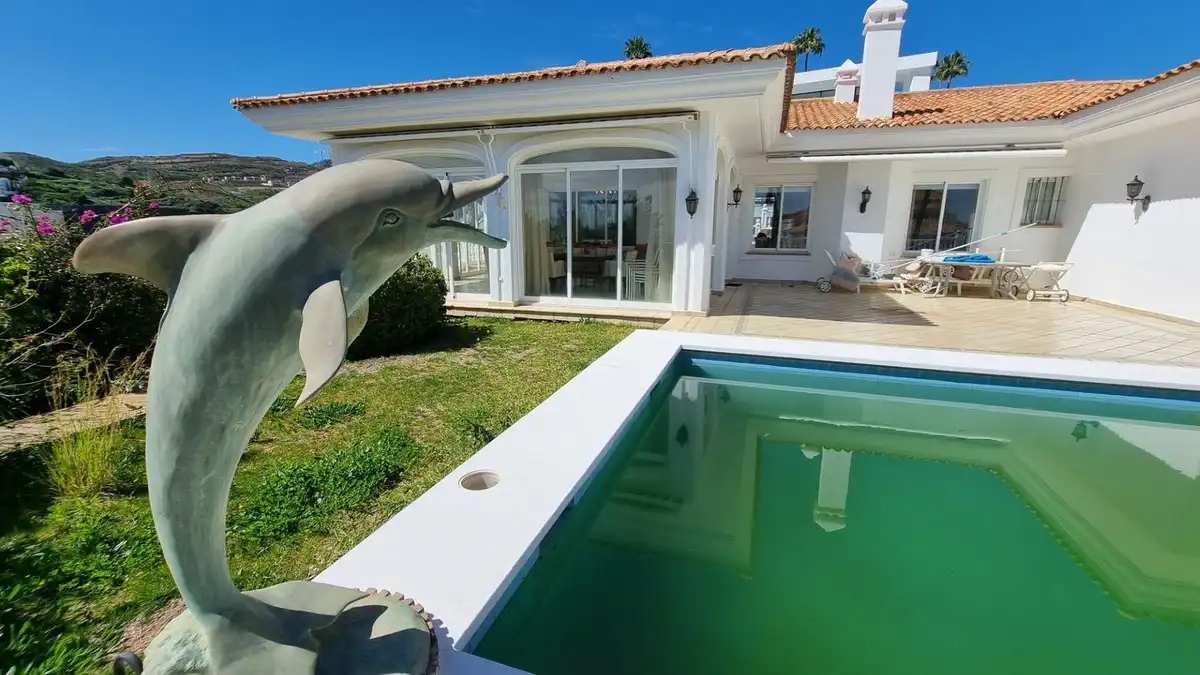 Piscina de Casa o xalet de lloguer en Benahavís amb Aire condicionat, Jardí privat i Terrassa