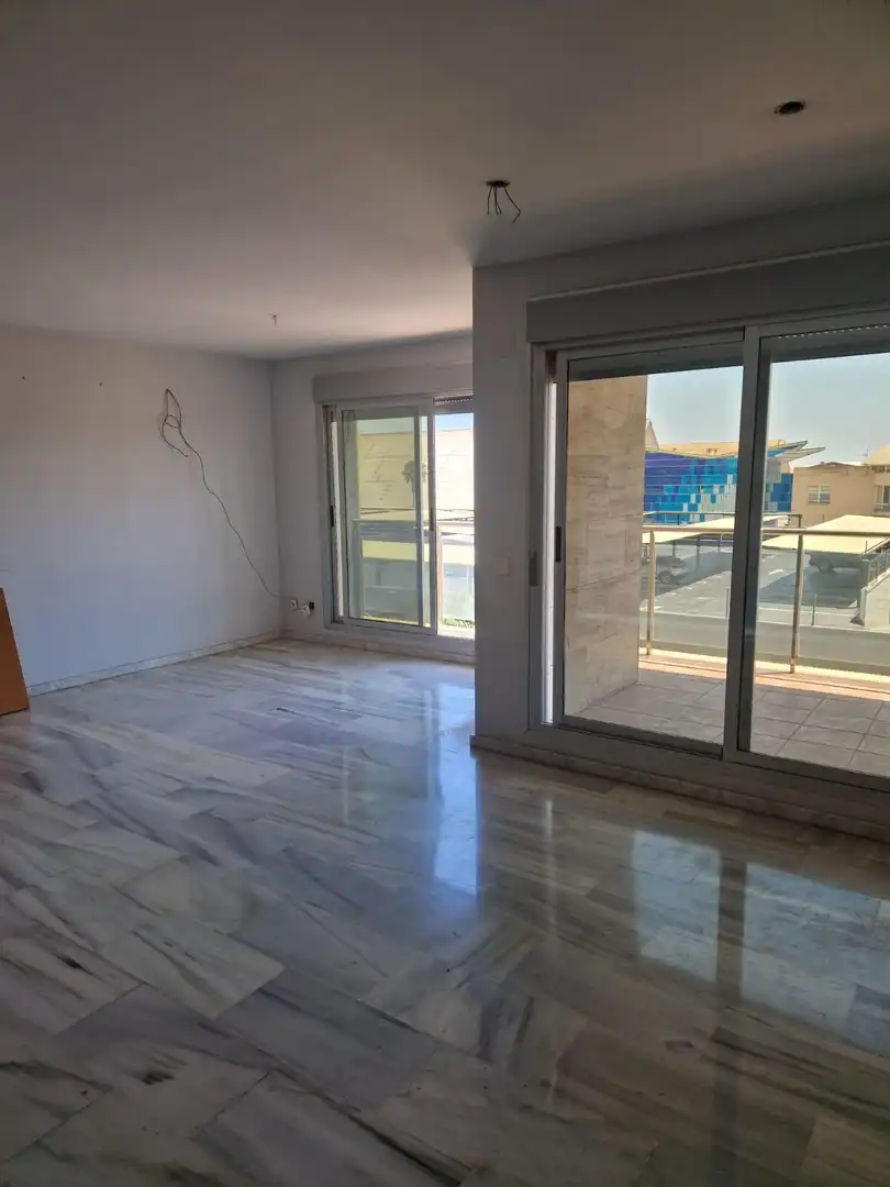 Sala d'estar de Pis en venda en Castellón de la Plana / Castelló de la Plana amb Aire condicionat, Terrassa i Traster