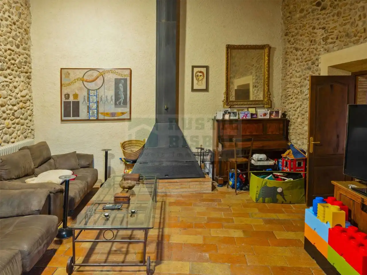 Sala de estar de Finca rústica en venta en Sant Miquel de Fluvià con Aire acondicionado, Calefacción y Terraza