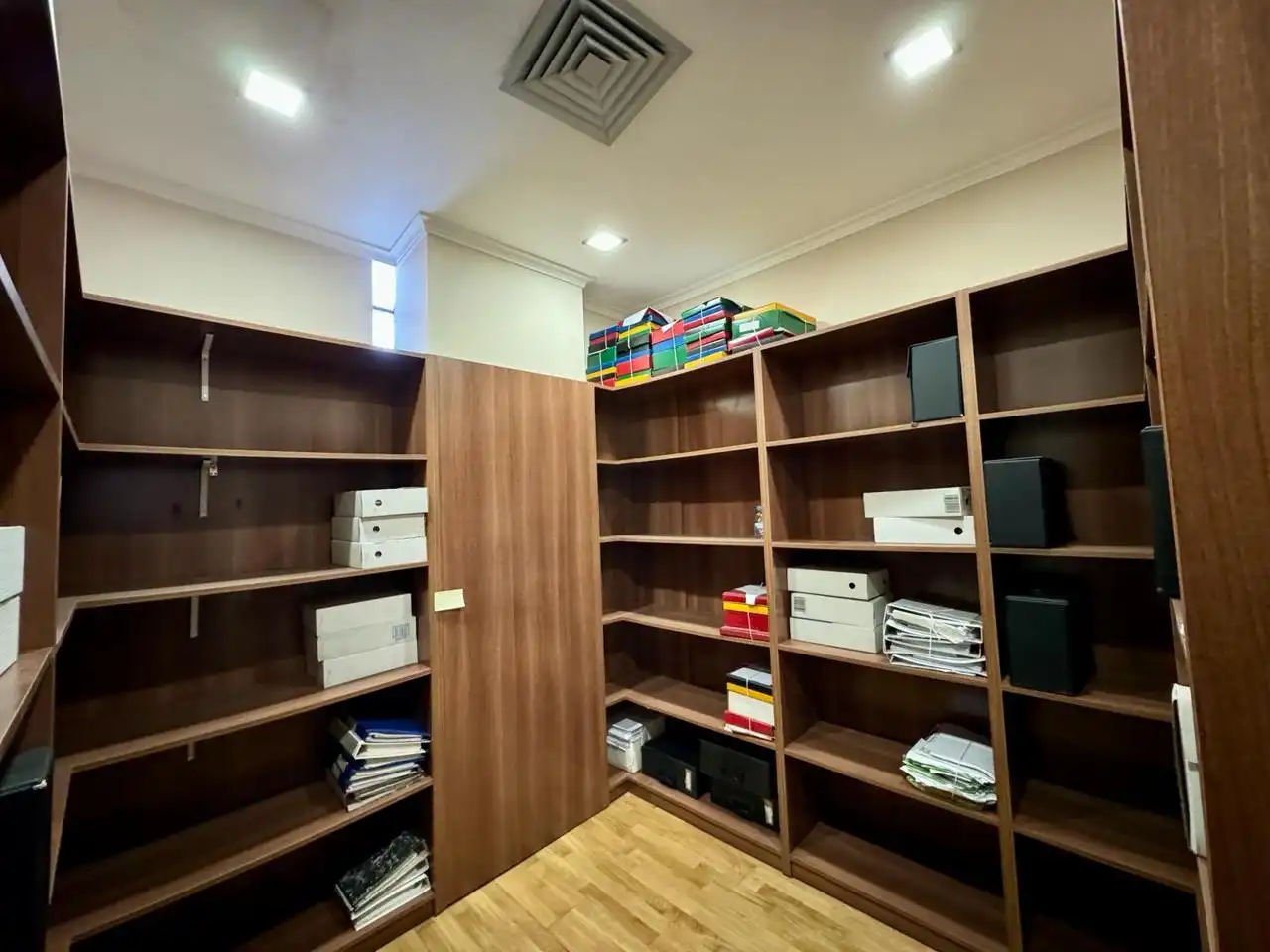 Local comercial en venta en Carrer Montiu, imagen 2