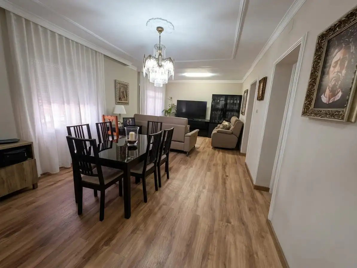 Wohnung zum Verkauf in Avenida Vivar Téllez 69D