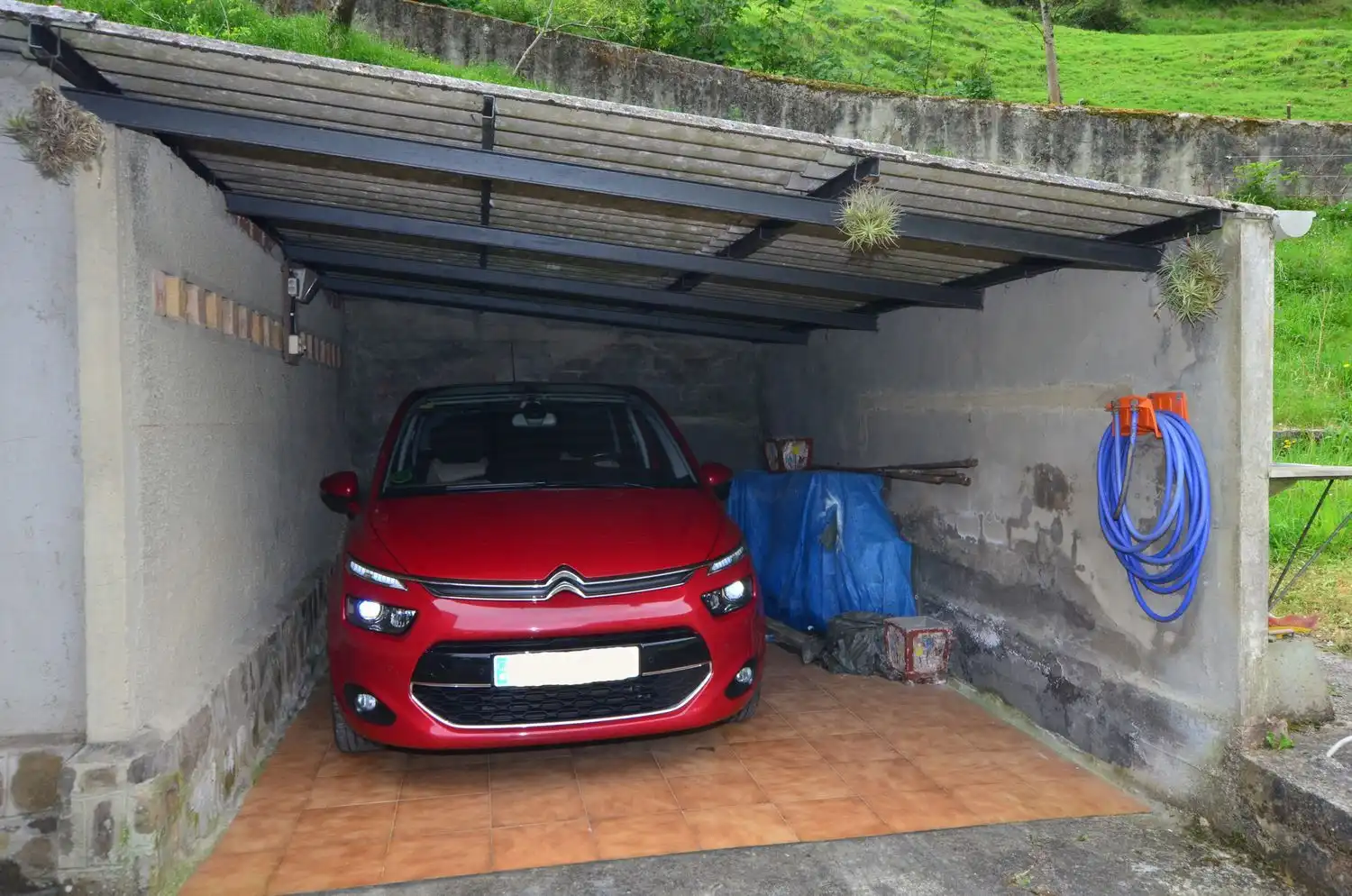 Aparcament de Casa o xalet en venda en Piloña amb Calefacció, Terrassa i Traster
