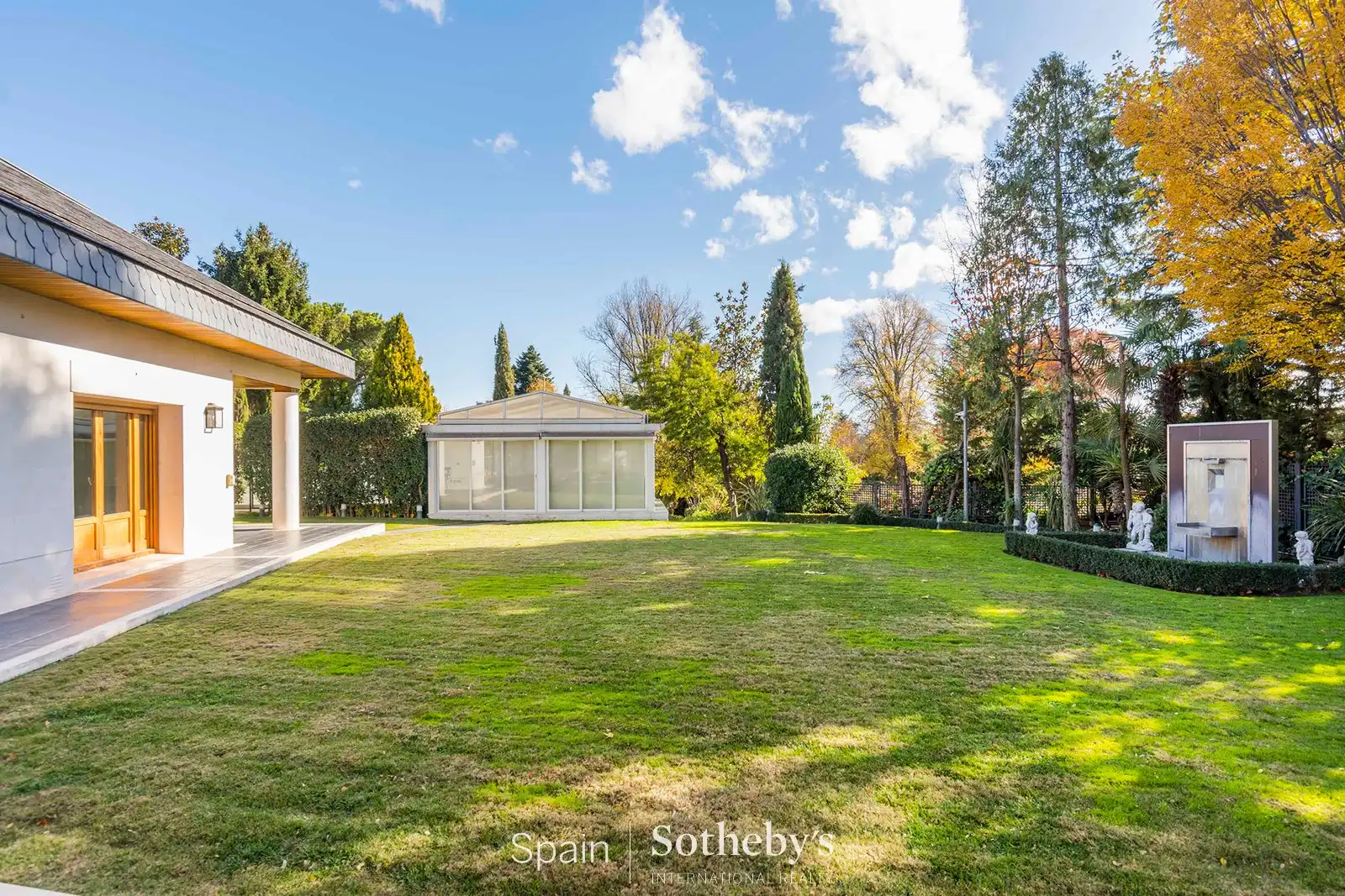 Jardín de Casa o chalet en venta en Madrid con Calefacción, Jardín privado y Piscina