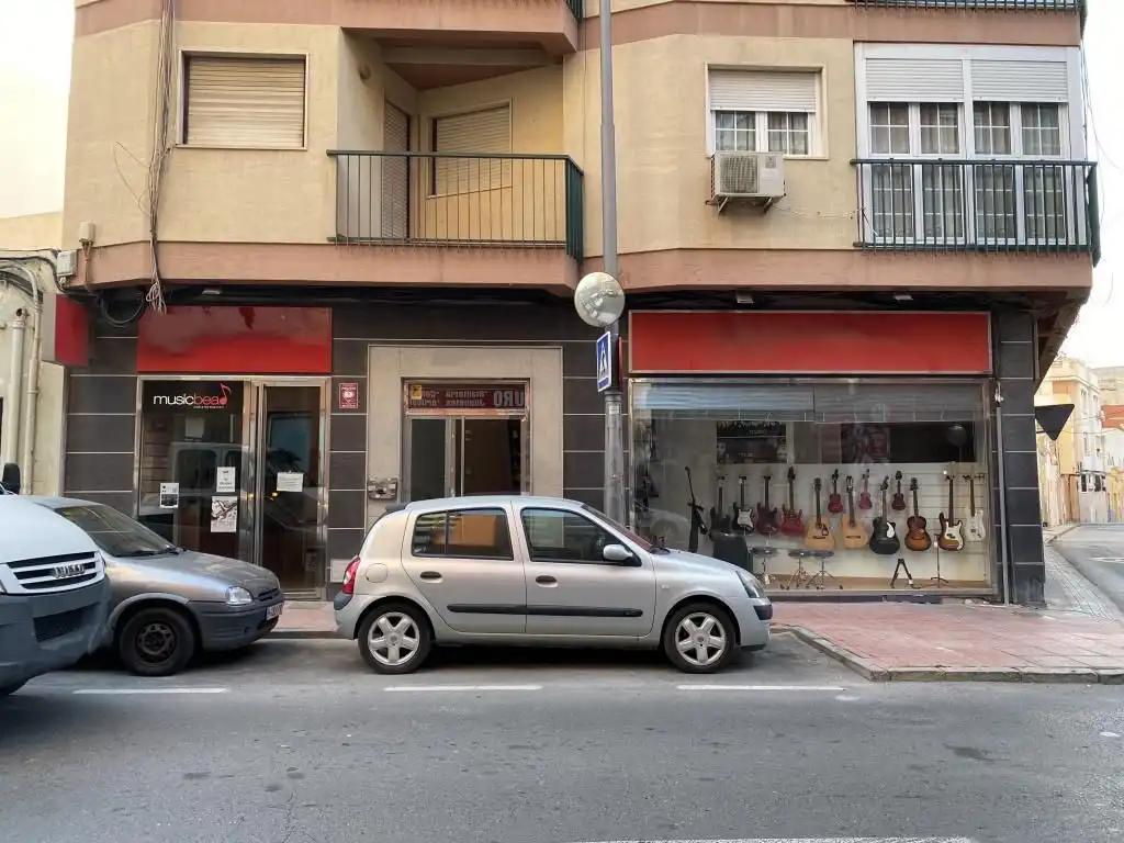 Local comercial en venda a Calle Hierba Luisa, imagen 2