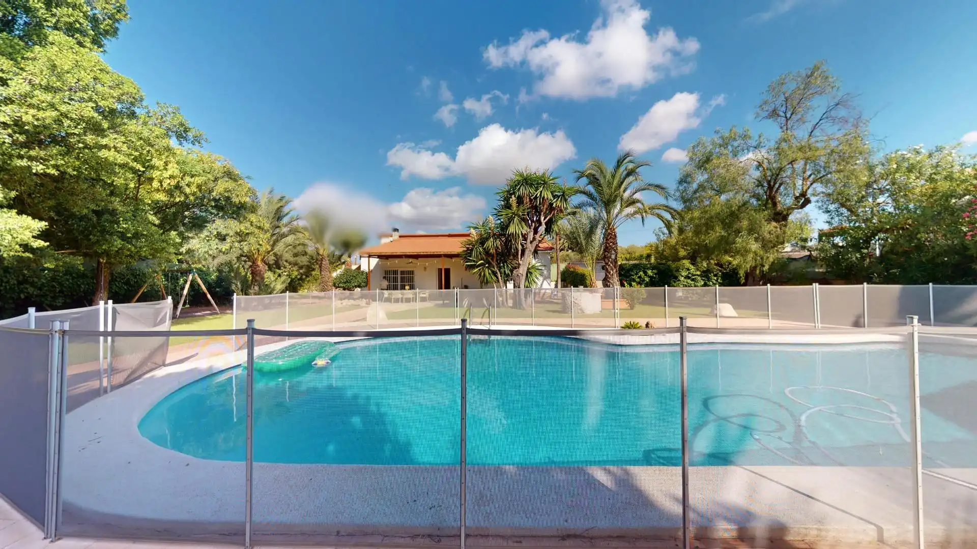Chalet con piscina en venta en Peña de las Águilas