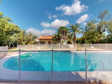 Villa con piscina in vendita a Peña de las Águilas