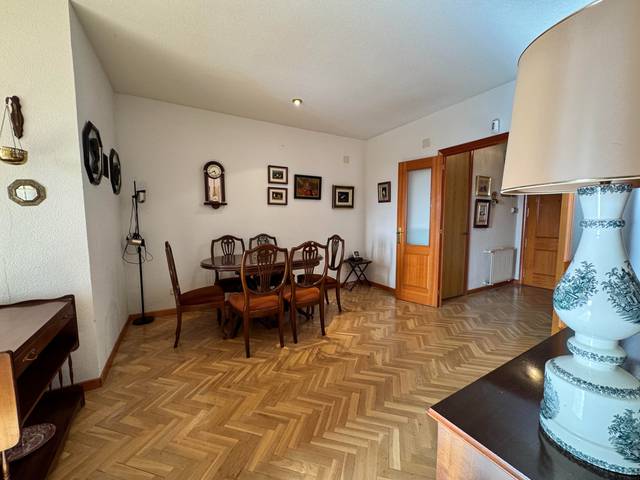 Piso en Venta en Calle de Juliana, 8 en Jardín de los Reyes - Parque Real