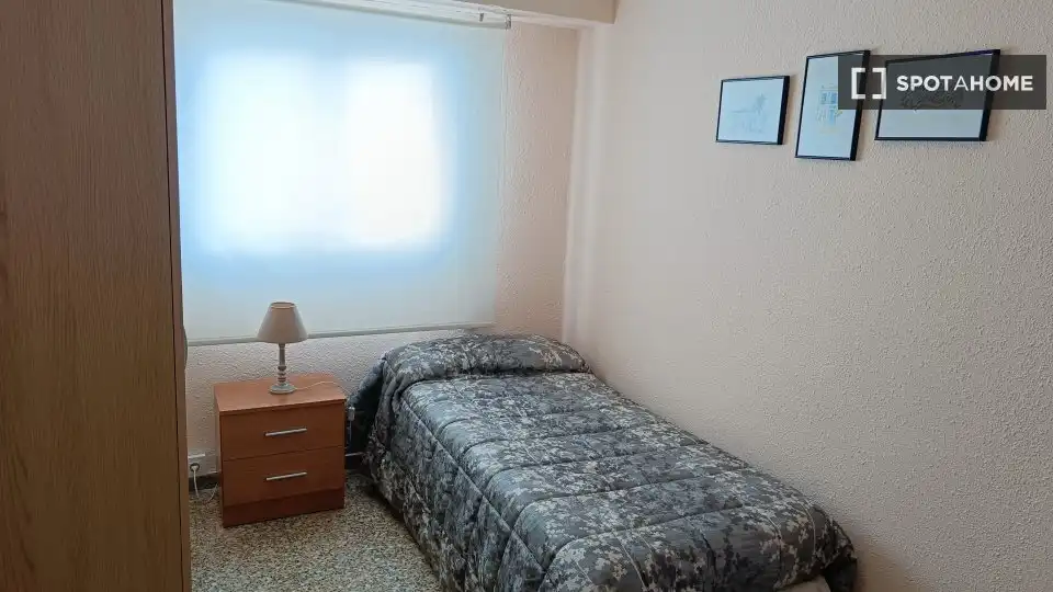 Bedroom of Flat for rent in Valencia  with Air Conditioner, Heating and Furnished