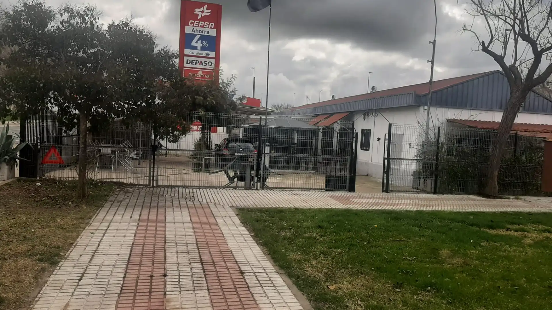 Aparcament de Casa o xalet en venda en Arroyo de la Luz amb Aire condicionat i Jardí privat