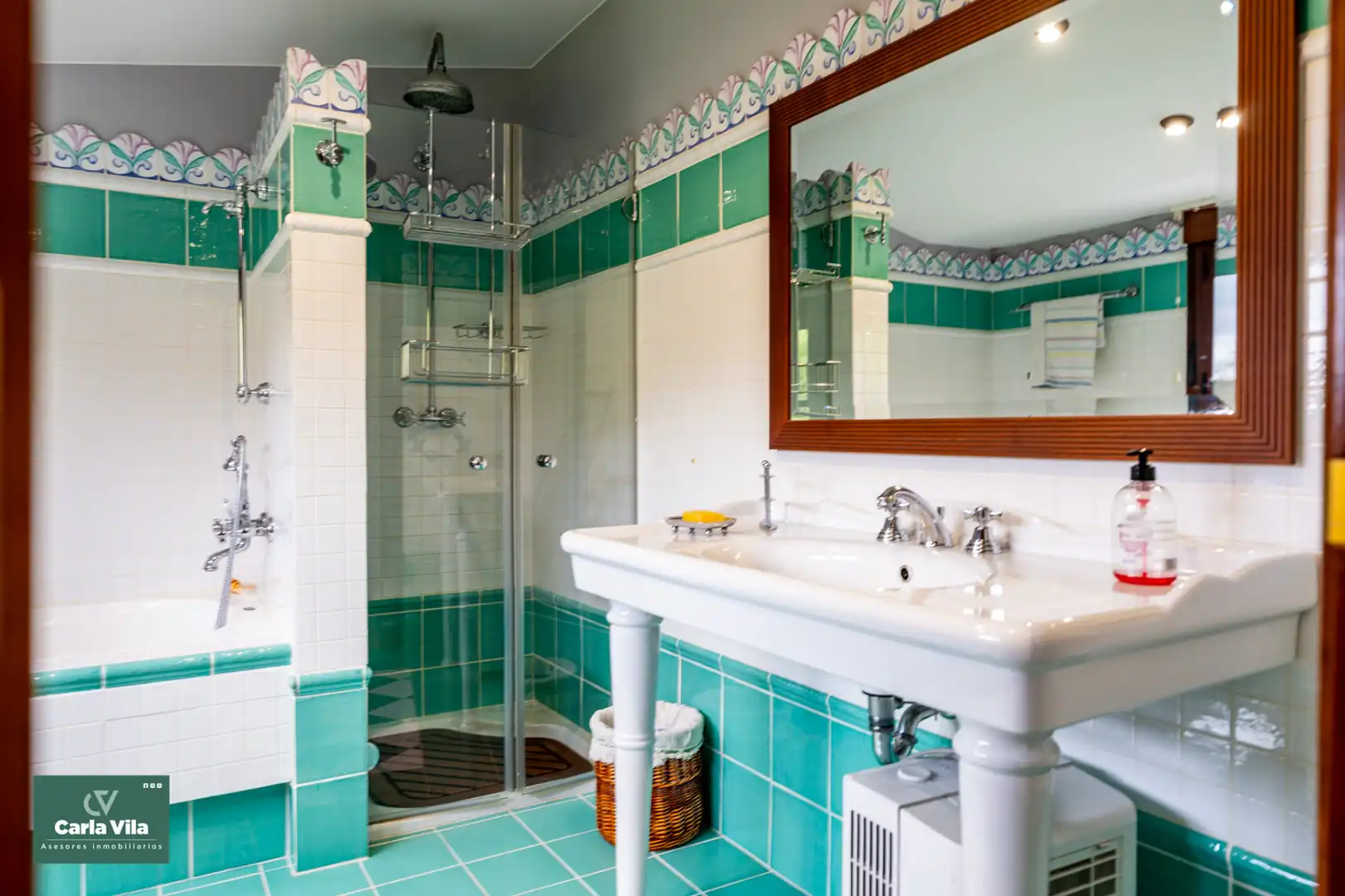 Bathroom of Houses for sale in Lugo  with Heating, Private garden and Parquet flooring