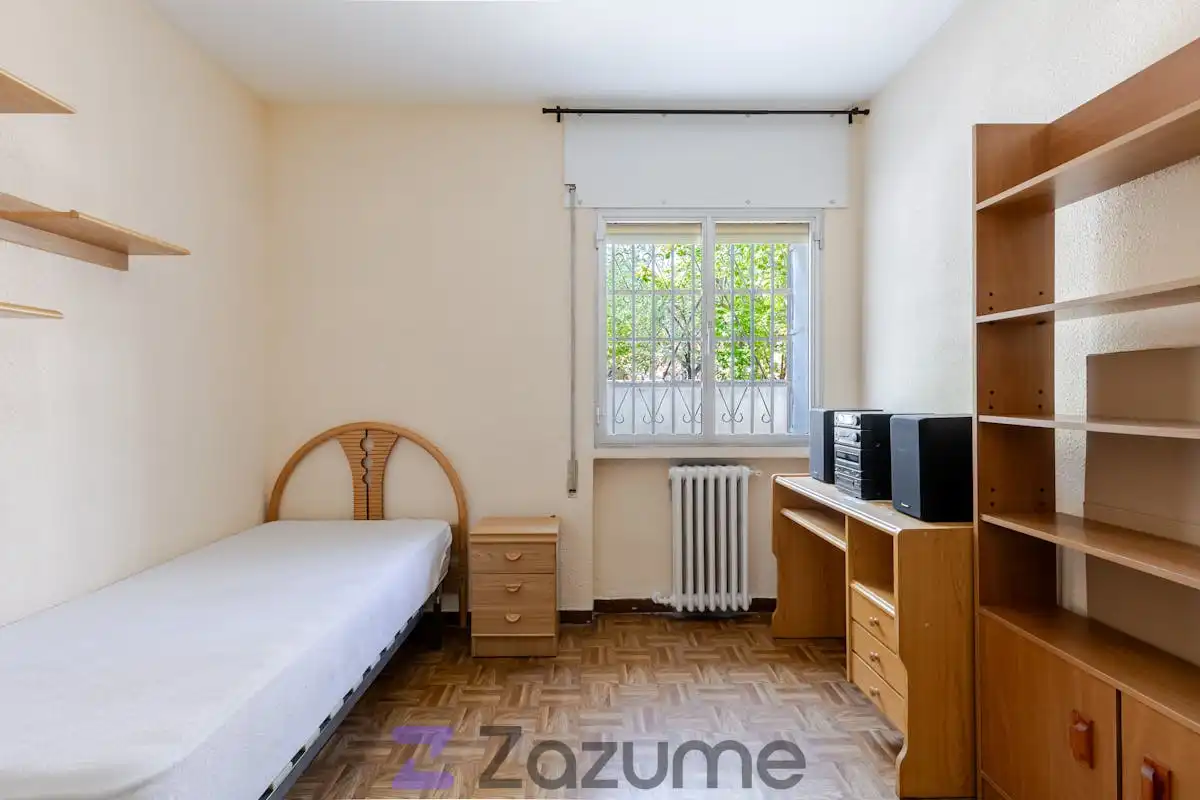 Schlafzimmer von Wohnung zur Miete in Madrid mit Klimaanlage, Heizung und Möbliert