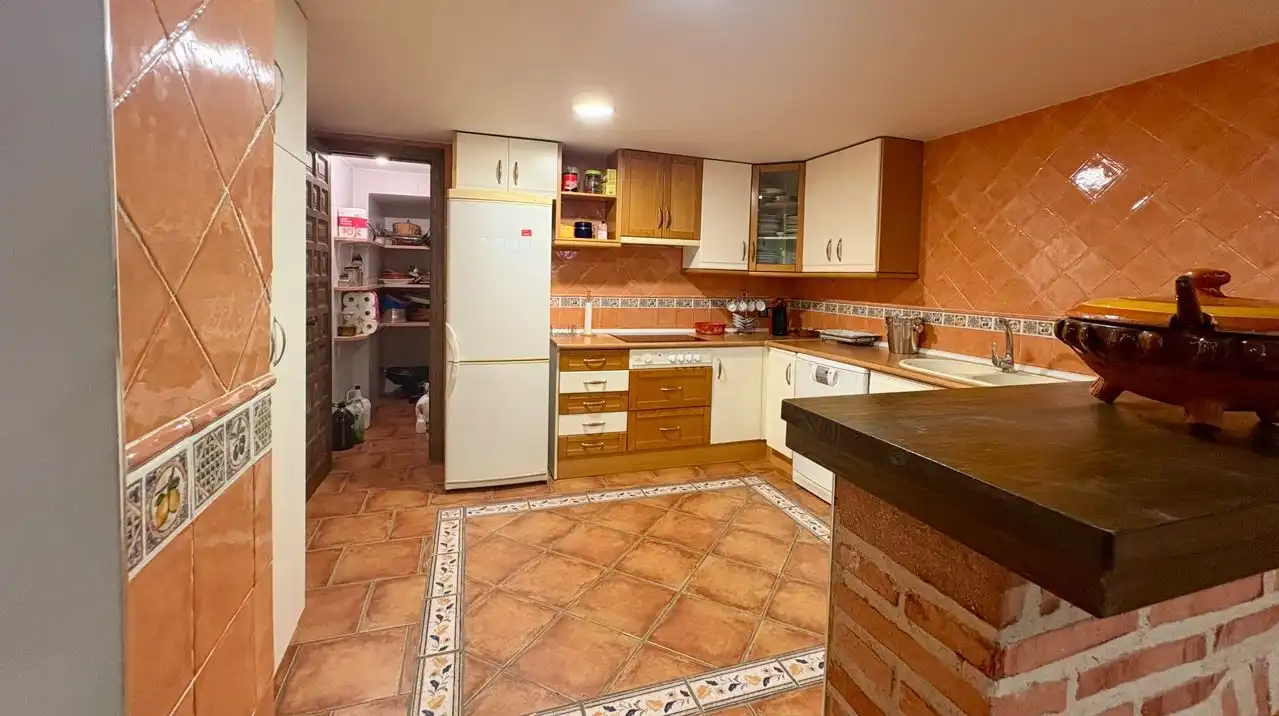 Cuina de Casa o xalet en venda en Valdepeñas amb Aire condicionat, Calefacció i Traster