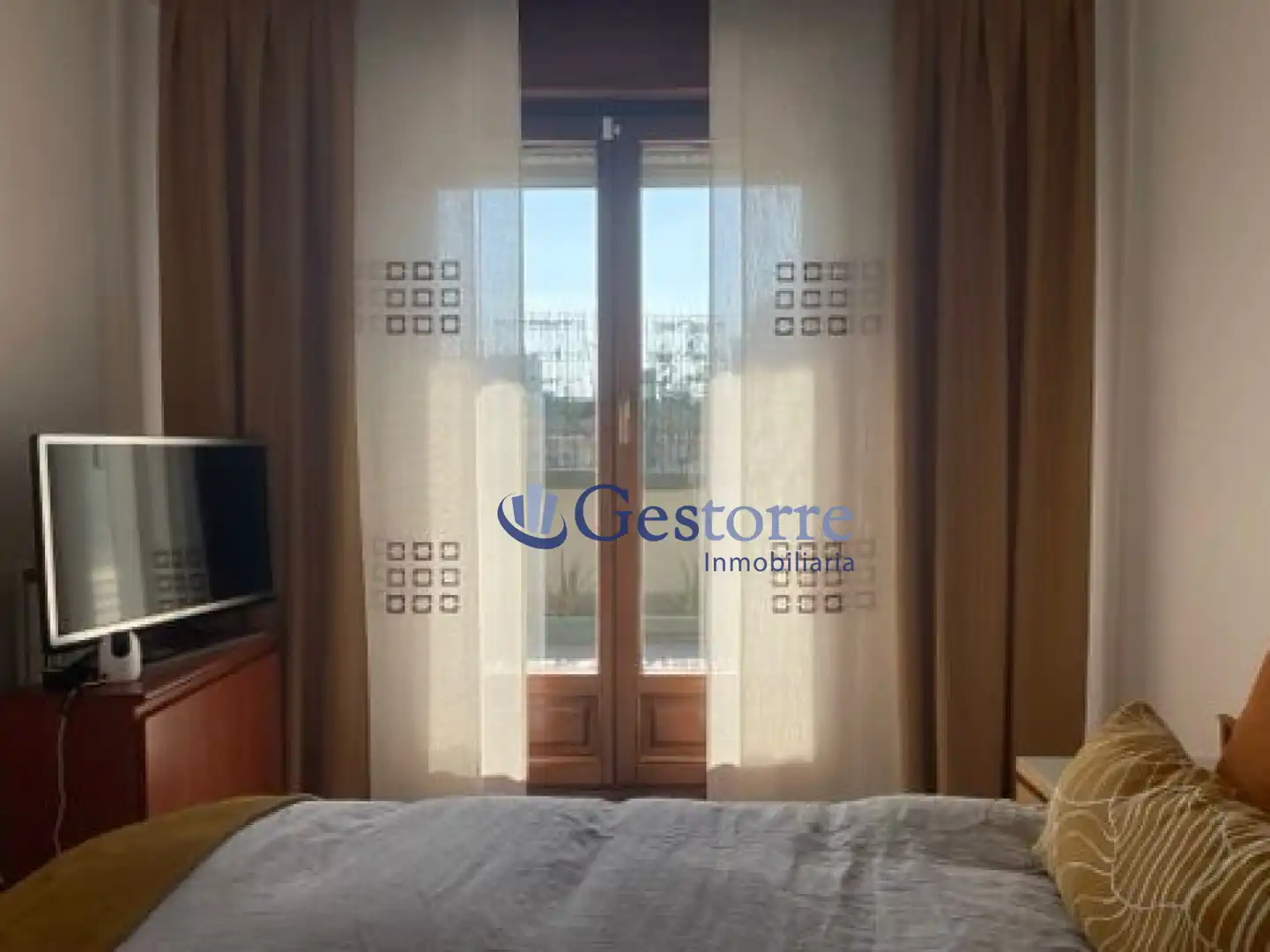 Habitación de Ático en venta en Oviedo  con Calefacción y Terraza