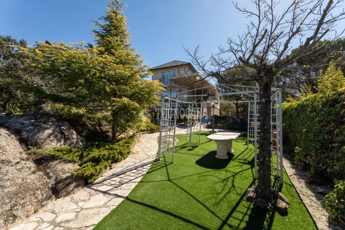 Terraza de Casa o chalet en venta en Torrelodones con Calefacción, Jardín privado y Piscina