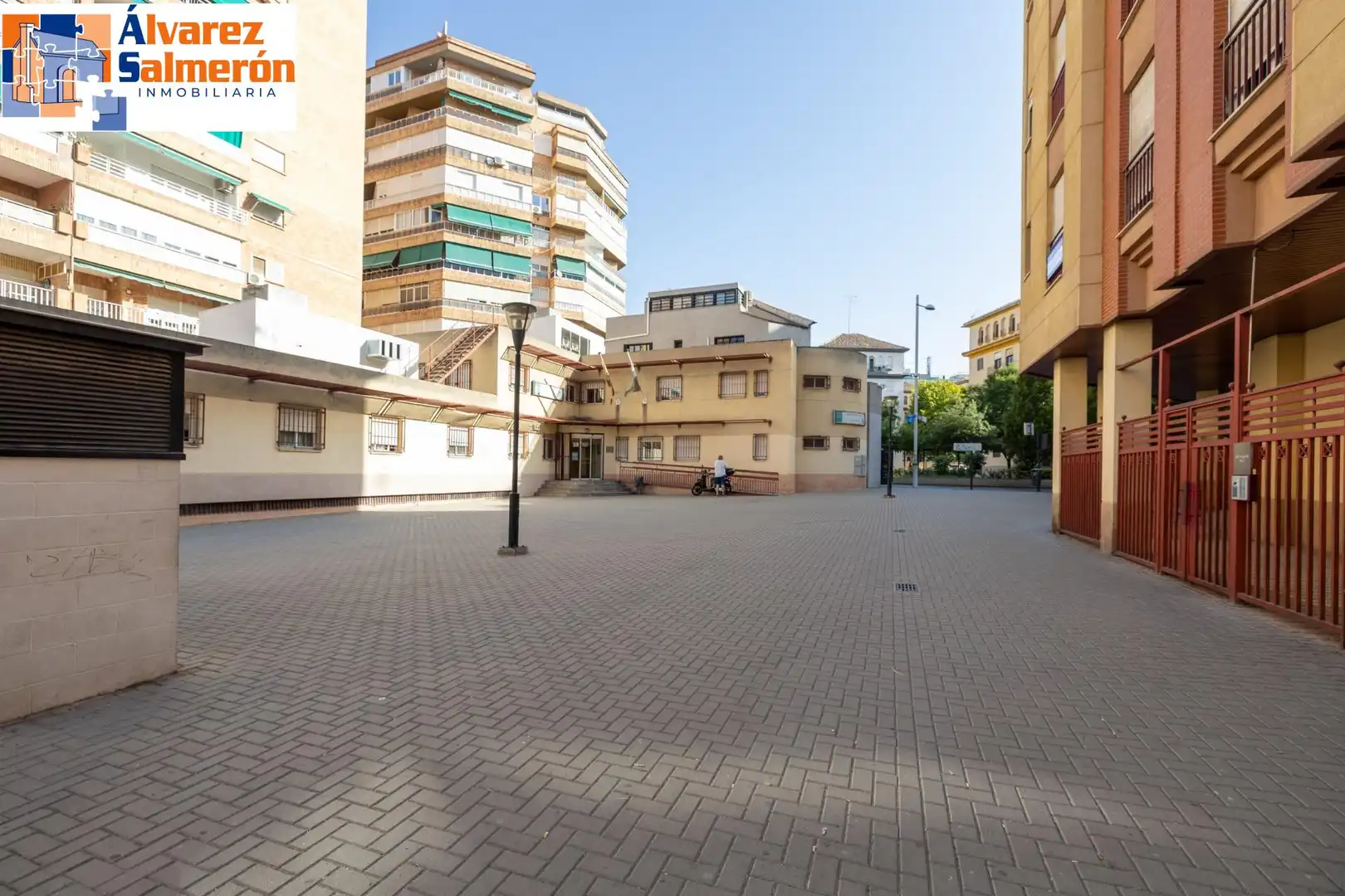 Außenansicht von Wohnung zur Miete in Granada mit Heizung, Terrasse und Möbliert