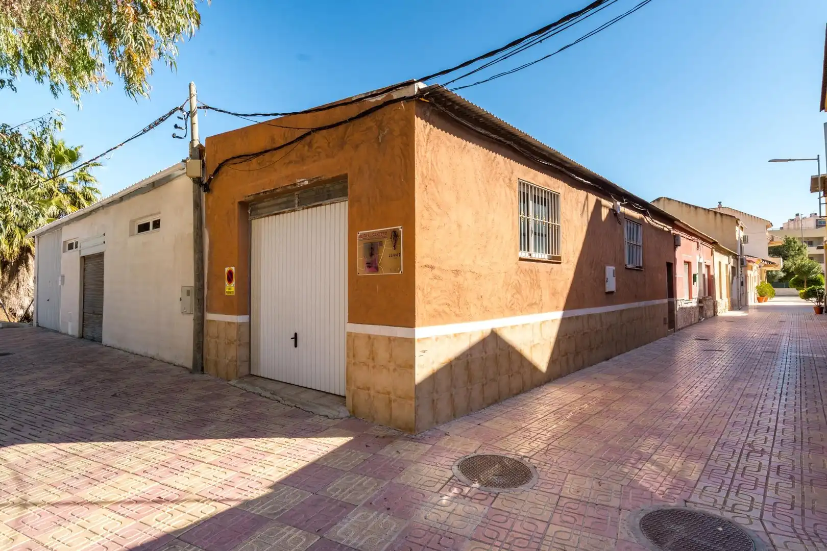 House with garden for sale in Jacarilla