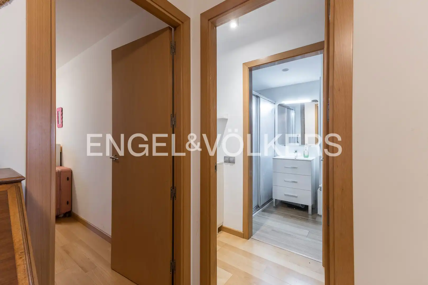 Flat for sale in Barcelona  with Air Conditioner, Heating and Parquet flooring