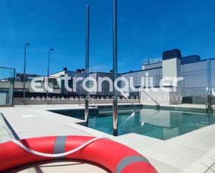 Piscina de Pis de lloguer en  Madrid Capital amb Aire condicionat, Terrassa i Traster