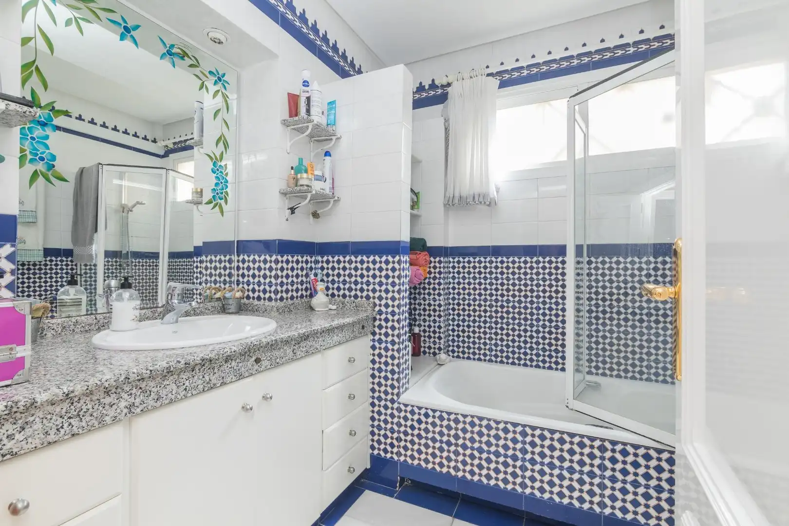 Baño de Casa o chalet en venta en Elche / Elx con Aire acondicionado, Jardín privado y Terraza