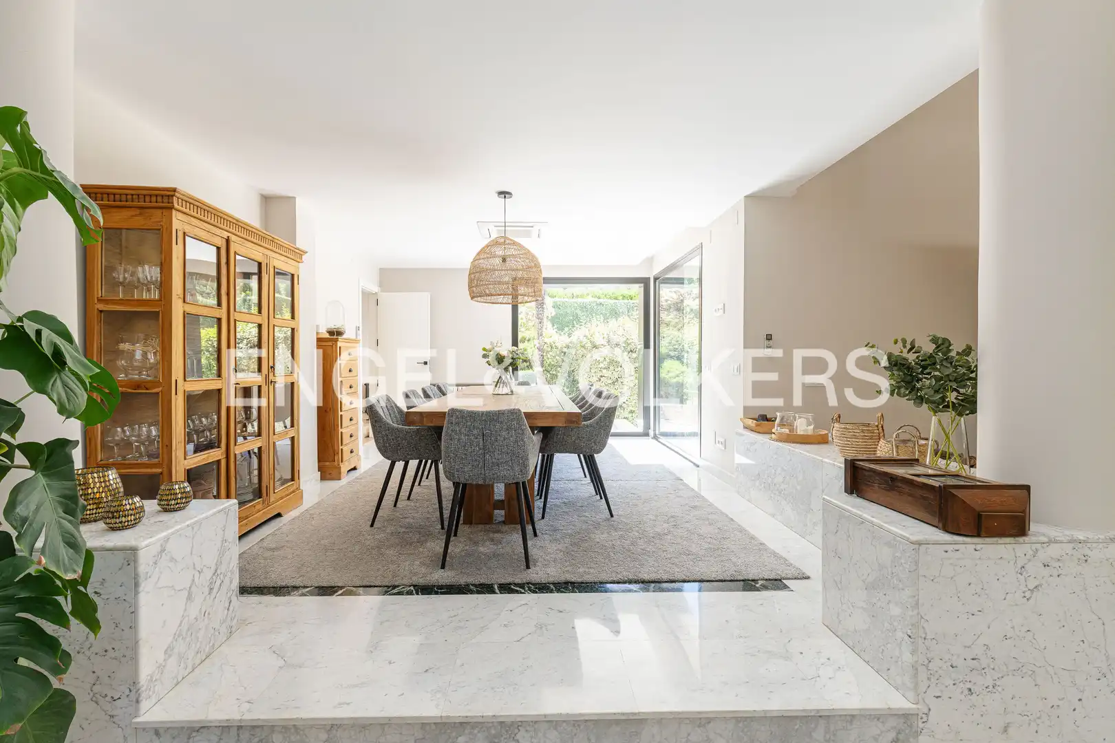 Comedor de Casa o chalet en venta en Boadilla del Monte con Aire acondicionado, Calefacción y Jardín privado