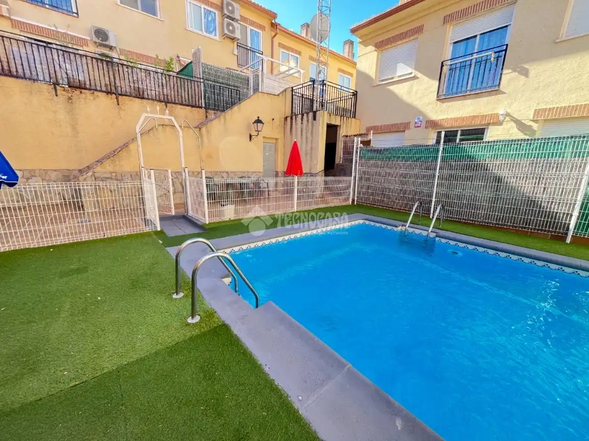 Piscina de Piso en venta en Pozuelo del Rey con Calefacción y Trastero
