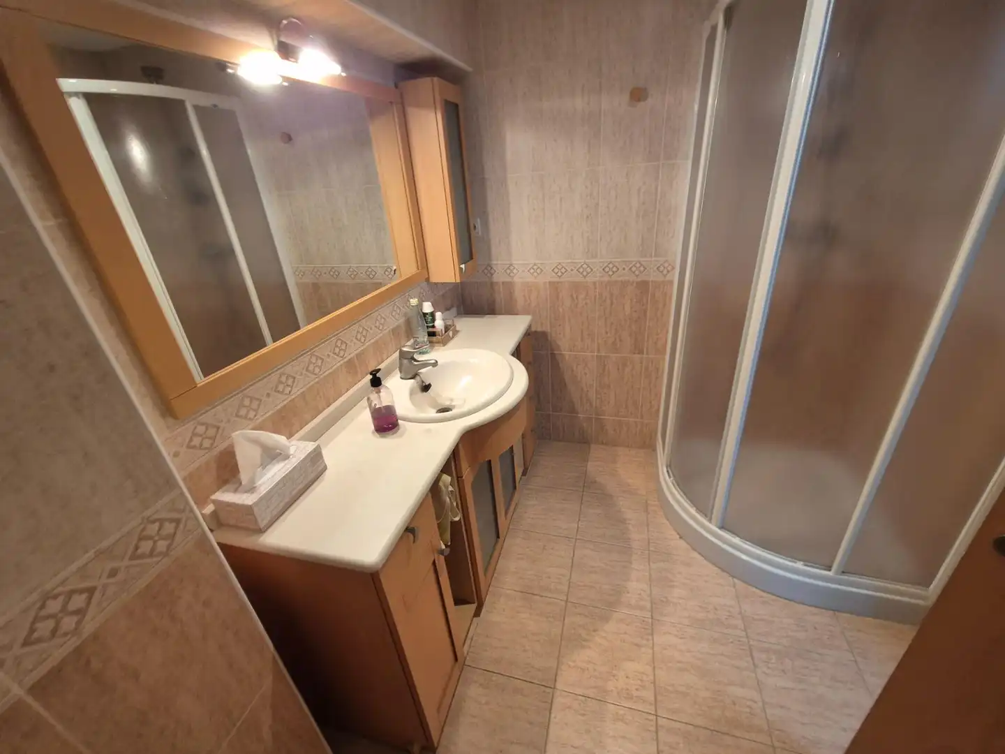 Badezimmer von Fabrikhallen zur Miete in Elda