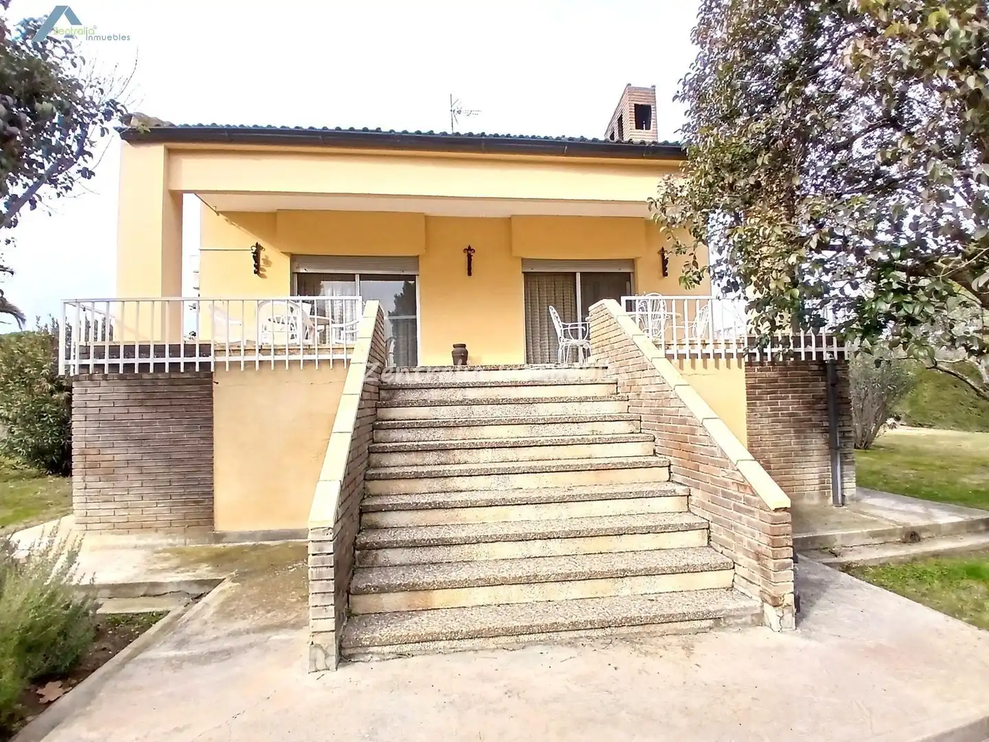Vista exterior de Casa o chalet en venta en Zaragoza con Aire acondicionado, Calefacción y Jardín privado