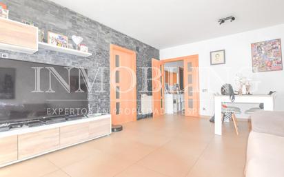 Living room of Flat for sale in Mataró  with Terrace and Balcony