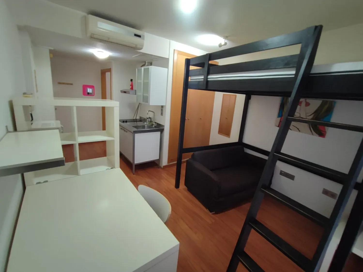 Study to rent in Juan Carlos I