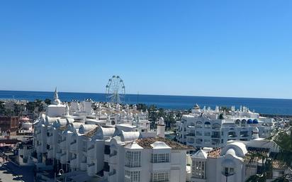 Vista exterior de Àtic en venda en Benalmádena amb Aire condicionat, Terrassa i Traster