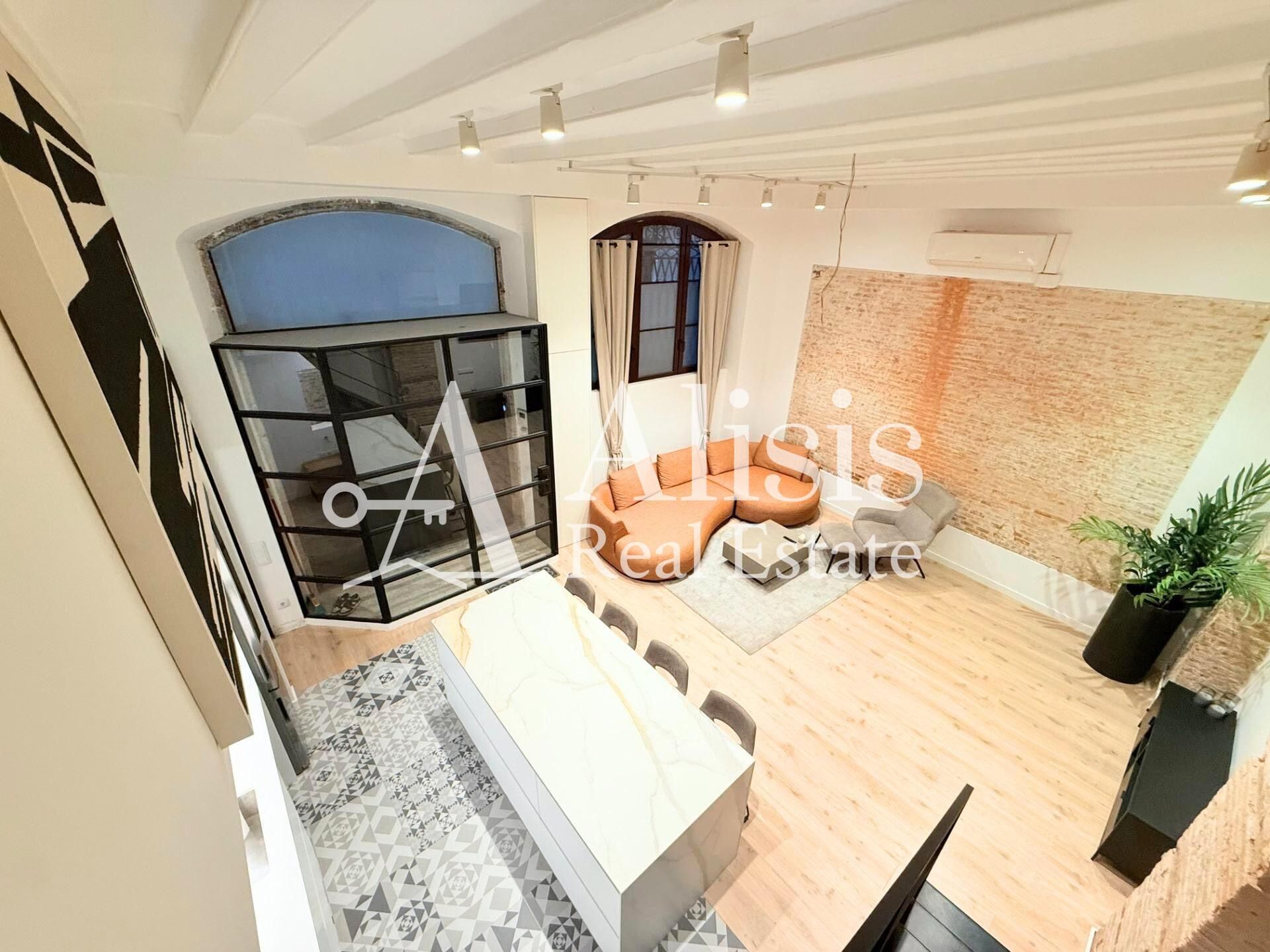 Duplex for sale in  Barcelona Capital  with Air Conditioner, Heating and Furnished